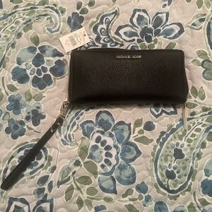 Michael Kors Black Wristlet Wallet - new with tags